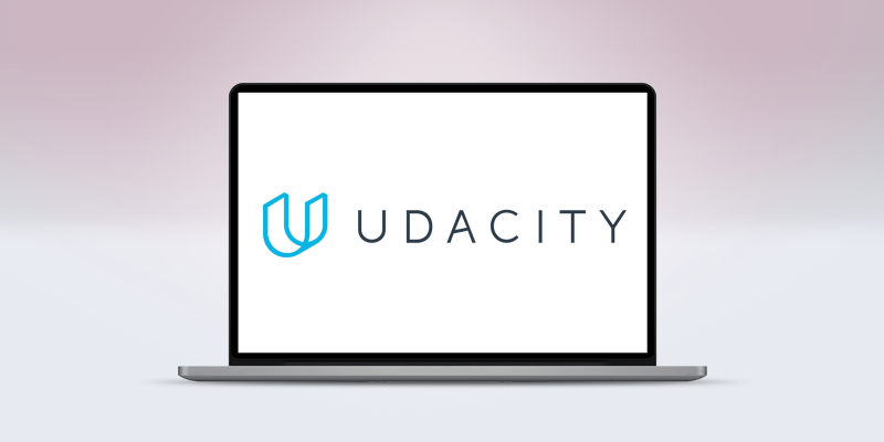 ノートパソコンの画面にあるUdacityのロゴ